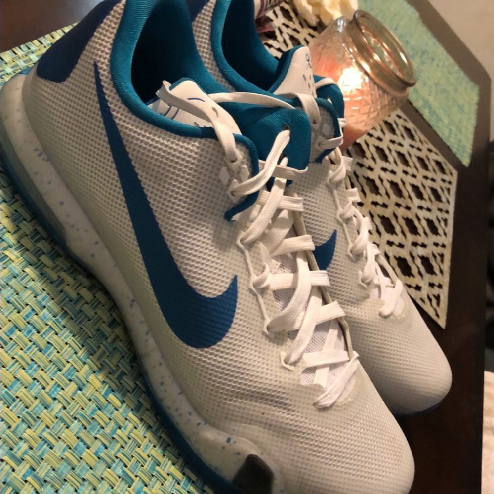 Kobe 10s